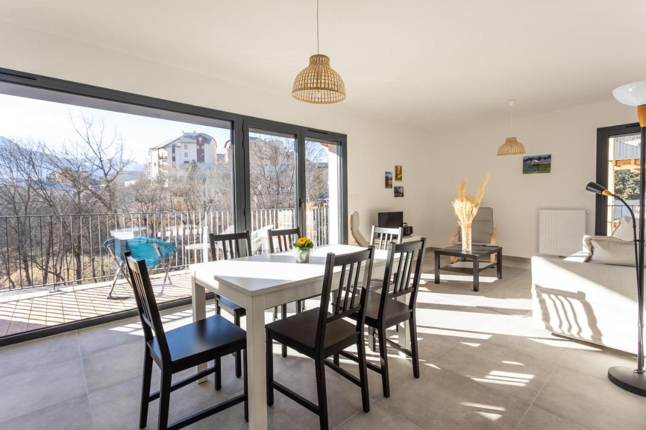 Au Calme Des Sommets - Vue Montagne Apartment Embrun Luaran gambar